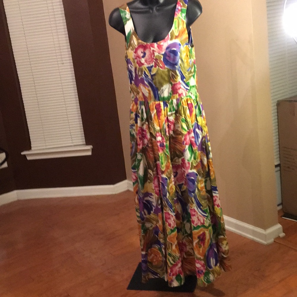 PRE OWNED BANANA REPUBLIC BEAUTIFUL FLORAL DRESS
